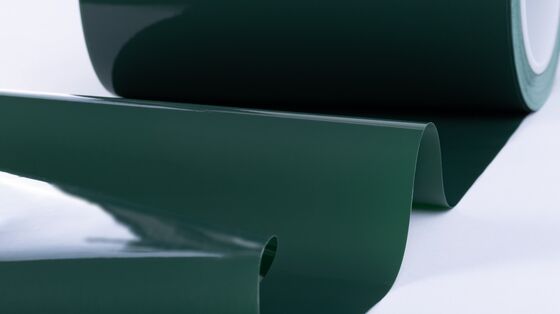 فيلم HDPE / LDPE مزدوج السيليكون PE الافراج عن الدرجة الحرارية 110 ~ 130 °C ومعدل الالتصاق اللاحق ≥ 85%