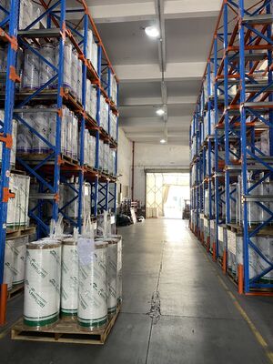 فيلم مصفح متقاطع HDPE للأغشية الإسفلتية المقاومة للماء والطبقة السفلية للأسقف الاصطناعية